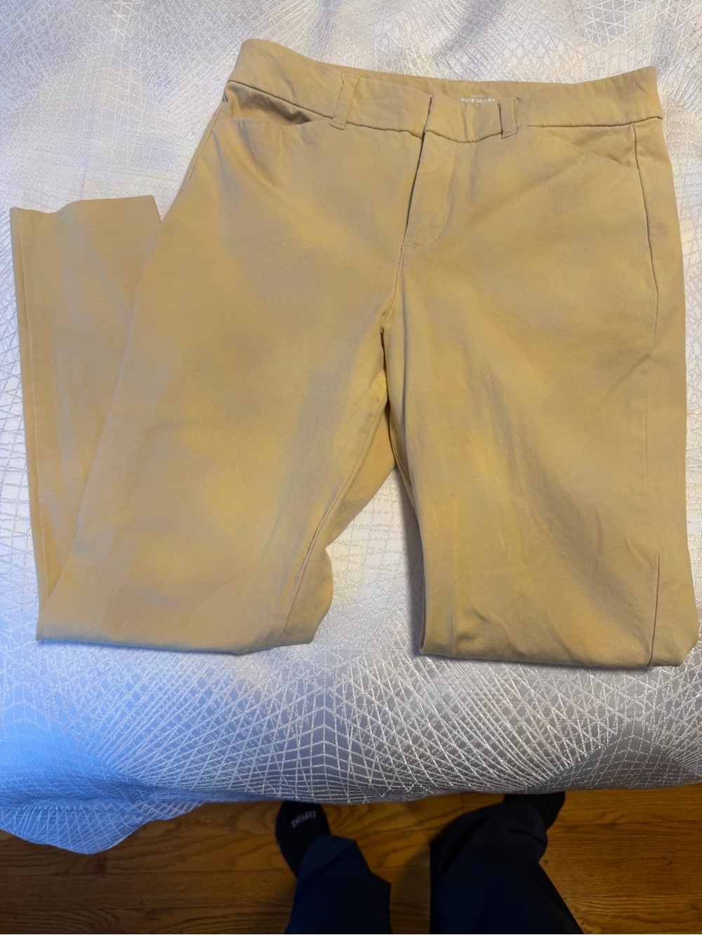 Old Navy Women's Cropped Ankle Pants in Khaki